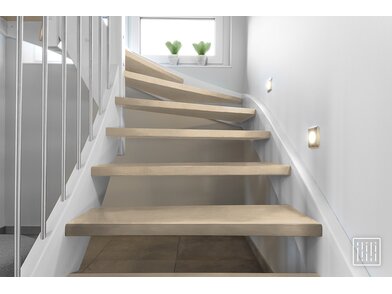 BQ_PC_TNS13-12-Treppe_laengs