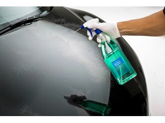 AD_PC_Surface_Cleaner_spraying_on_car